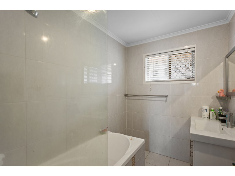 1,2,3/298 MacKenzie Street, Rangeville QLD 4350