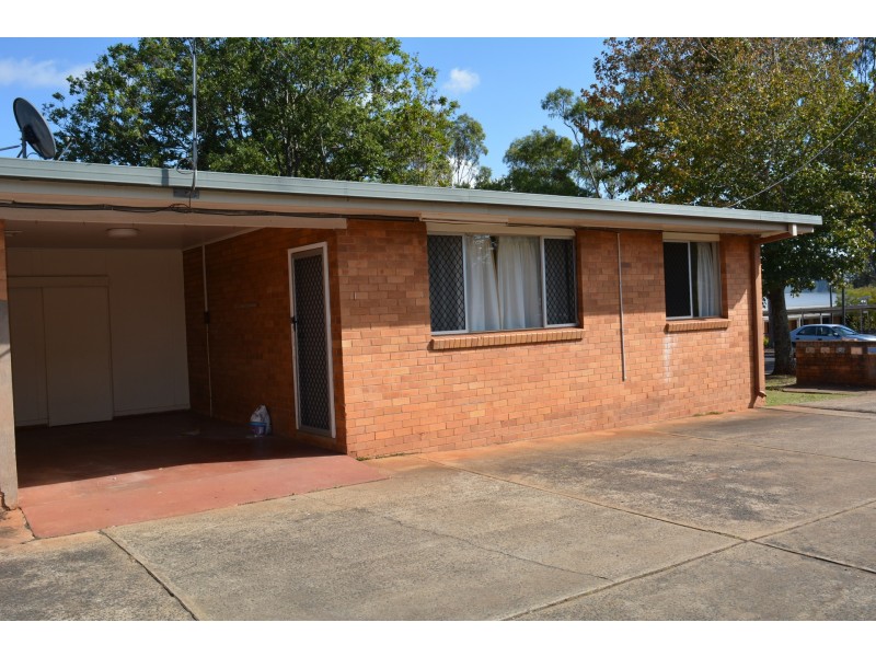 1/348 South Street, Harristown QLD 4350