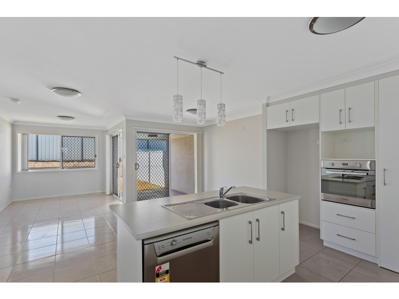 1/18 Tempest Drive, Glenvale QLD 4350