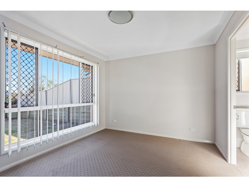 1/18 Tempest Drive, Glenvale QLD 4350