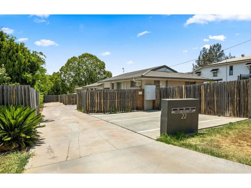 2/22 Whichello Street, Newtown QLD 4350