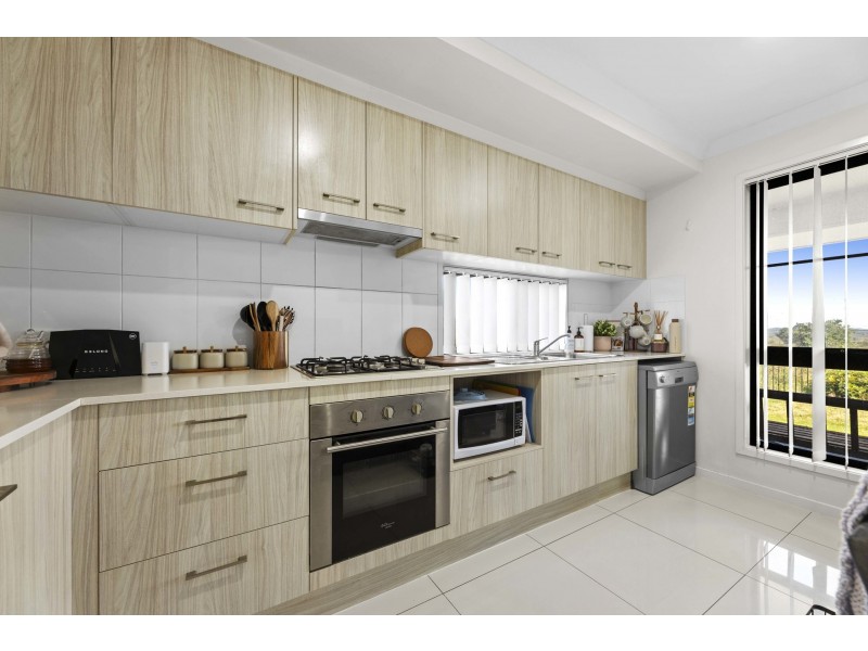 1-2/14 Kensei Street, Wyreema QLD 4352