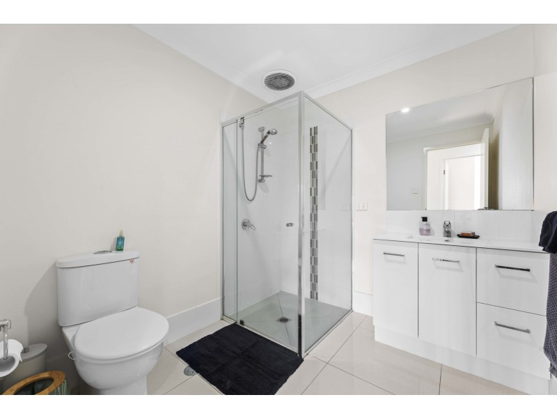 1-2/14 Kensei Street, Wyreema QLD 4352