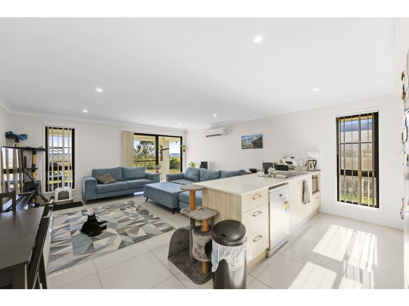 1-2/14 Kensei Street, Wyreema QLD 4352