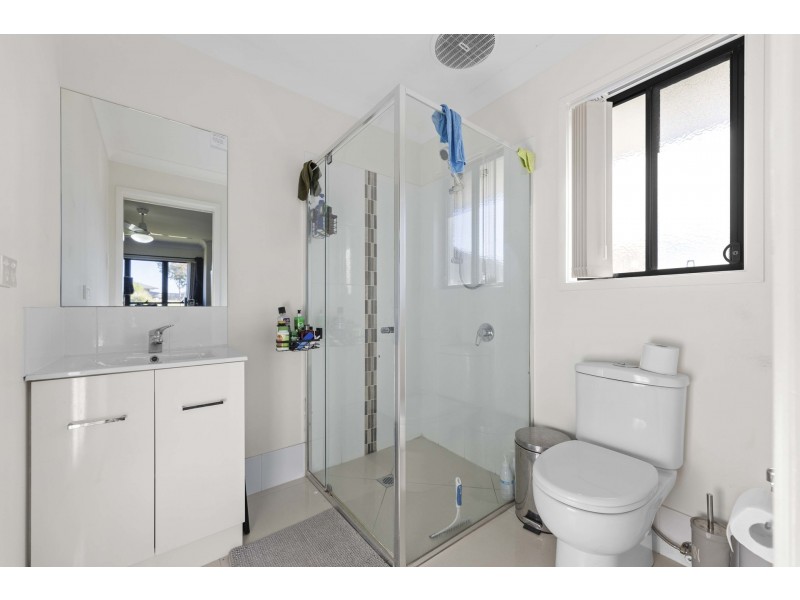 1-2/14 Kensei Street, Wyreema QLD 4352