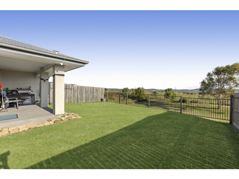 1-2/14 Kensei Street, Wyreema QLD 4352