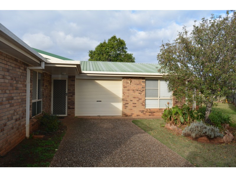 2/12 Carmen Street, Kearneys Spring QLD 4350