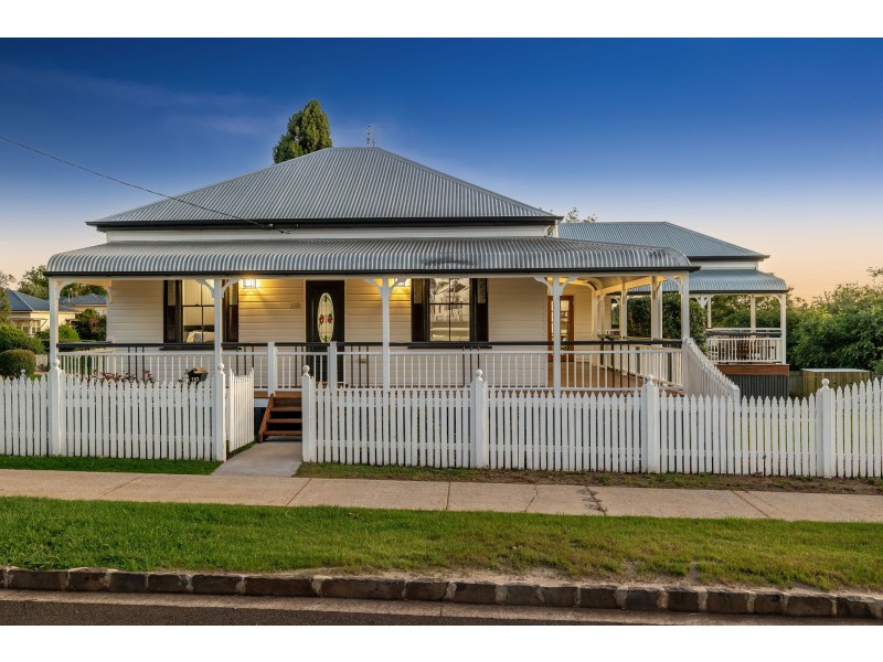 110 Jellicoe Street, North Toowoomba QLD 4350