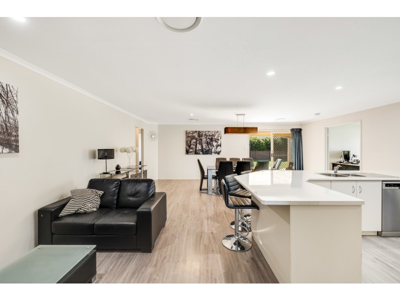 5 Mirage Court, Wilsonton QLD 4350