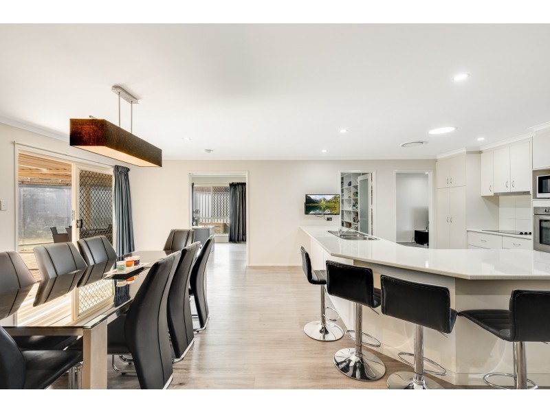 5 Mirage Court, Wilsonton QLD 4350
