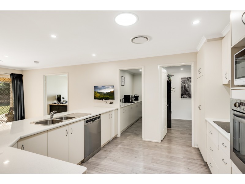5 Mirage Court, Wilsonton QLD 4350