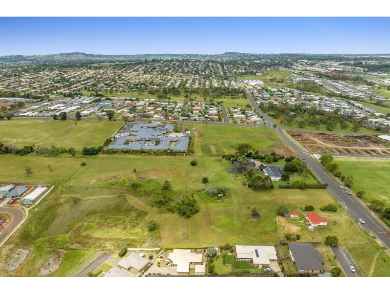 237-243 Glenvale Road, Glenvale QLD 4350