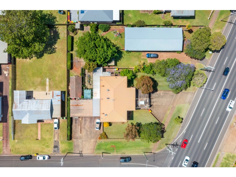 1-4/157 Anzac Avenue, Harristown QLD 4350