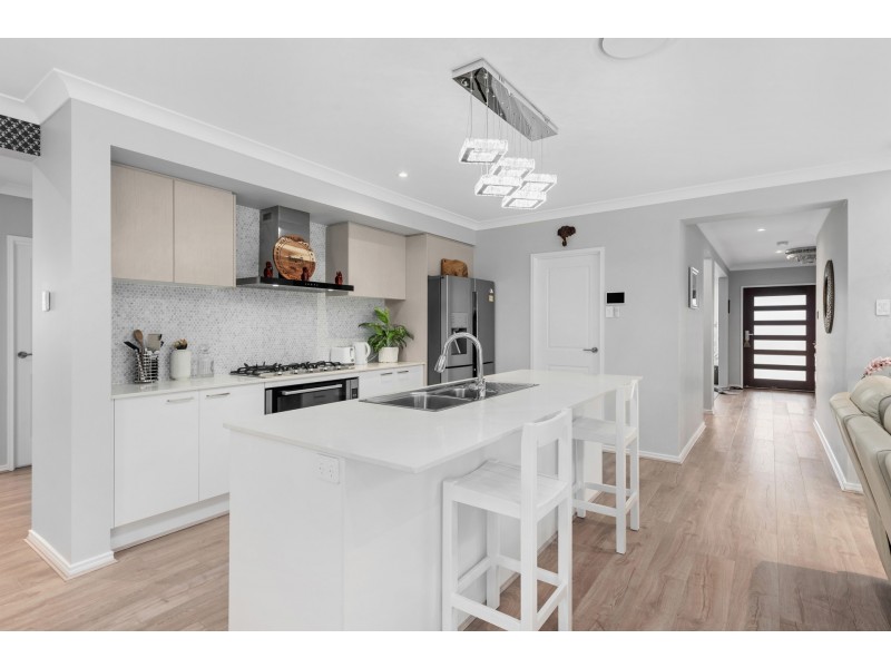 15 Greenaway Street, Greenbank QLD 4124