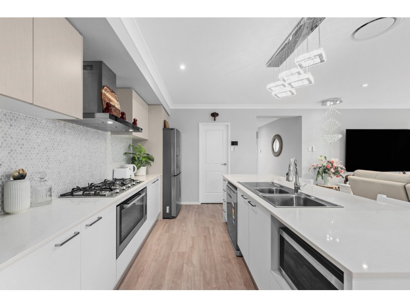 15 Greenaway Street, Greenbank QLD 4124