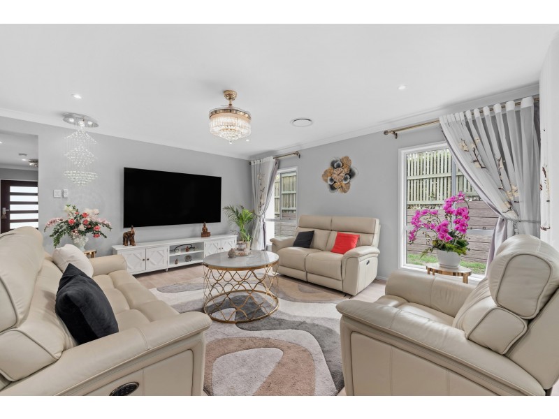 15 Greenaway Street, Greenbank QLD 4124