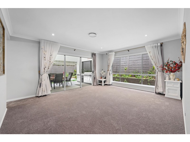 15 Greenaway Street, Greenbank QLD 4124