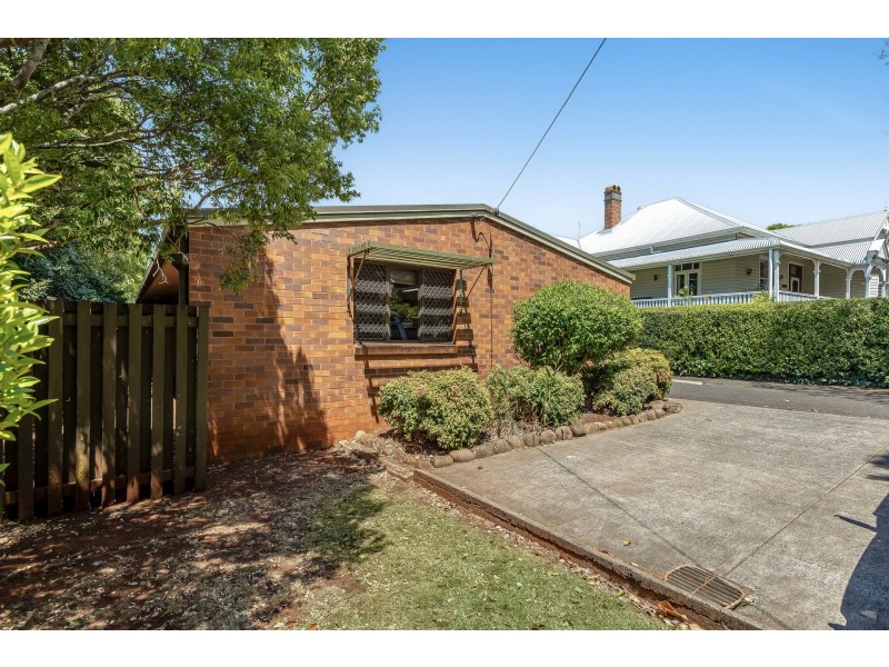 1/186a Campbell Street, Toowoomba City QLD 4350