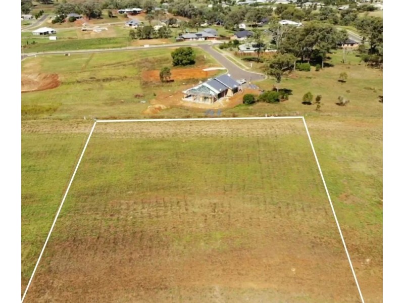 30 Gran Paradiso Way, Meringandan West QLD 4352