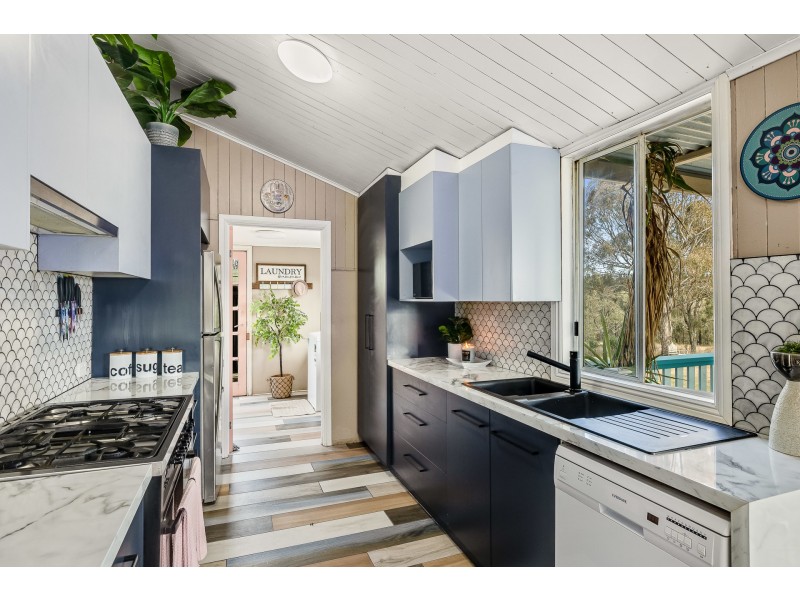 56 Paton Road, Meringandan QLD 4352