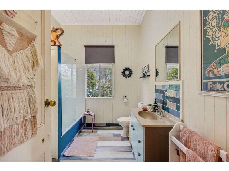 56 Paton Road, Meringandan QLD 4352