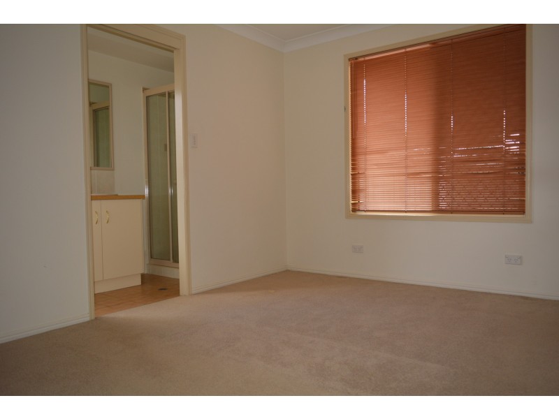 3/4a Wyndham Street, North Toowoomba QLD 4350