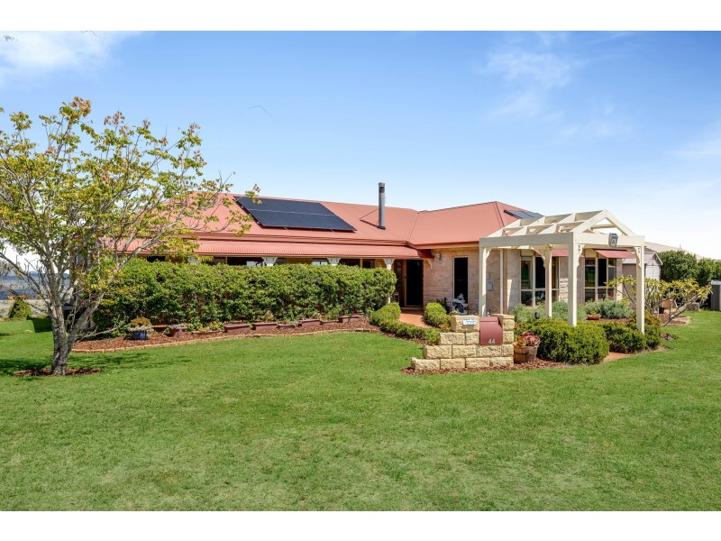 44 Panoramic Drive, Preston QLD 4352