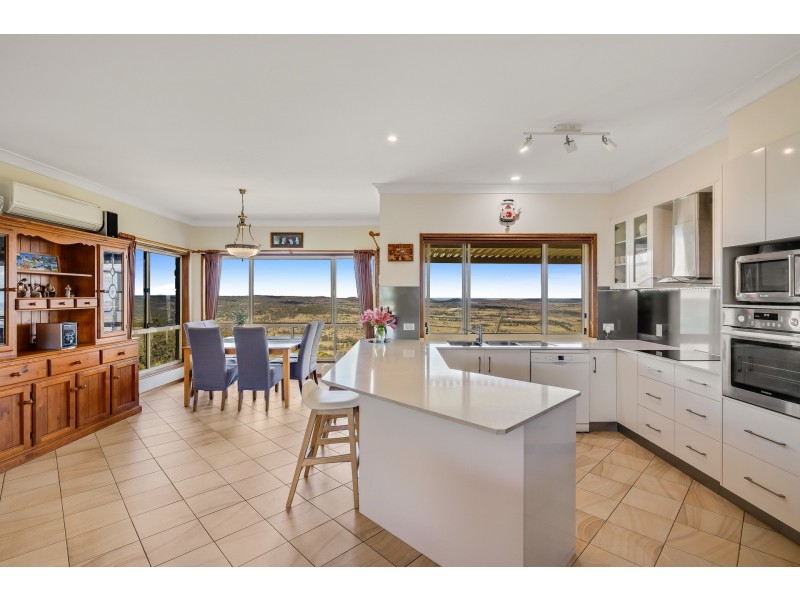 44 Panoramic Drive, Preston QLD 4352