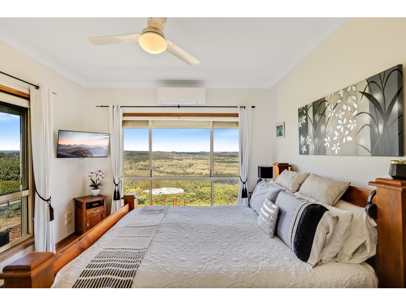 44 Panoramic Drive, Preston QLD 4352