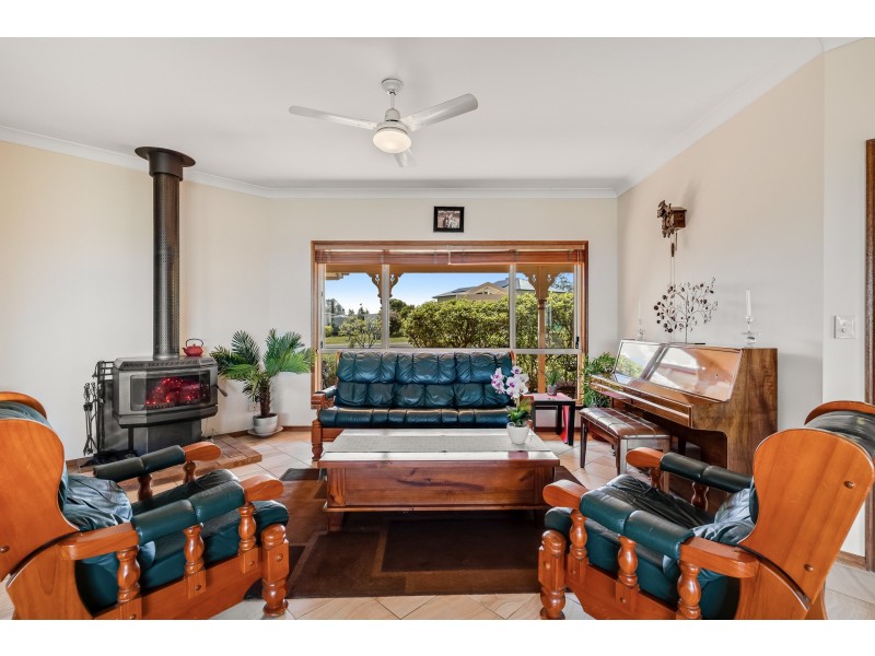 44 Panoramic Drive, Preston QLD 4352