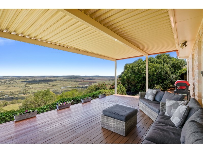 44 Panoramic Drive, Preston QLD 4352