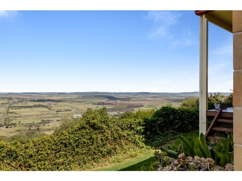 44 Panoramic Drive, Preston QLD 4352