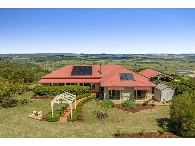 44 Panoramic Drive, Preston QLD 4352