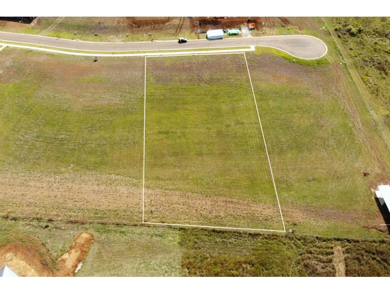 32 Gran Paradiso Way, Meringandan West QLD 4352