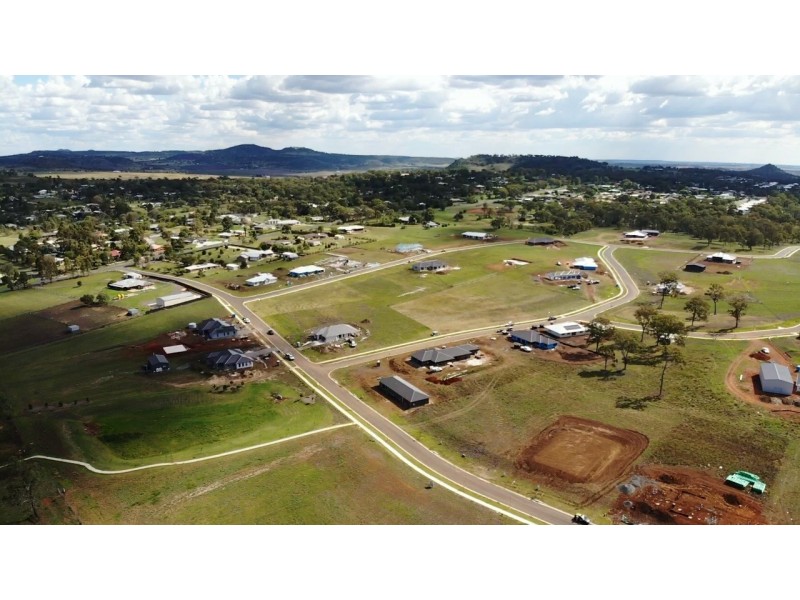 32 Gran Paradiso Way, Meringandan West QLD 4352