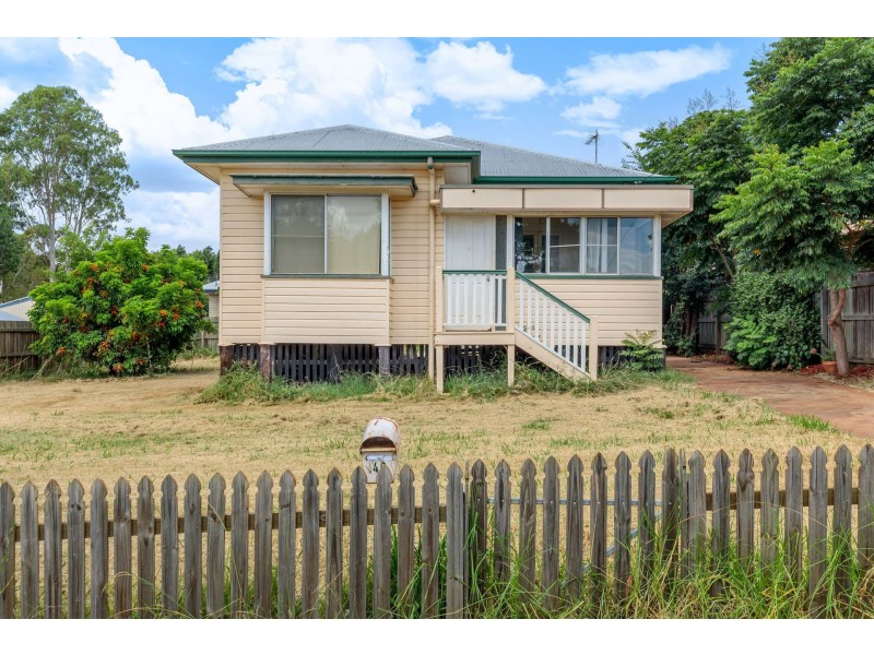 40 Gordon Avenue, Newtown QLD 4350