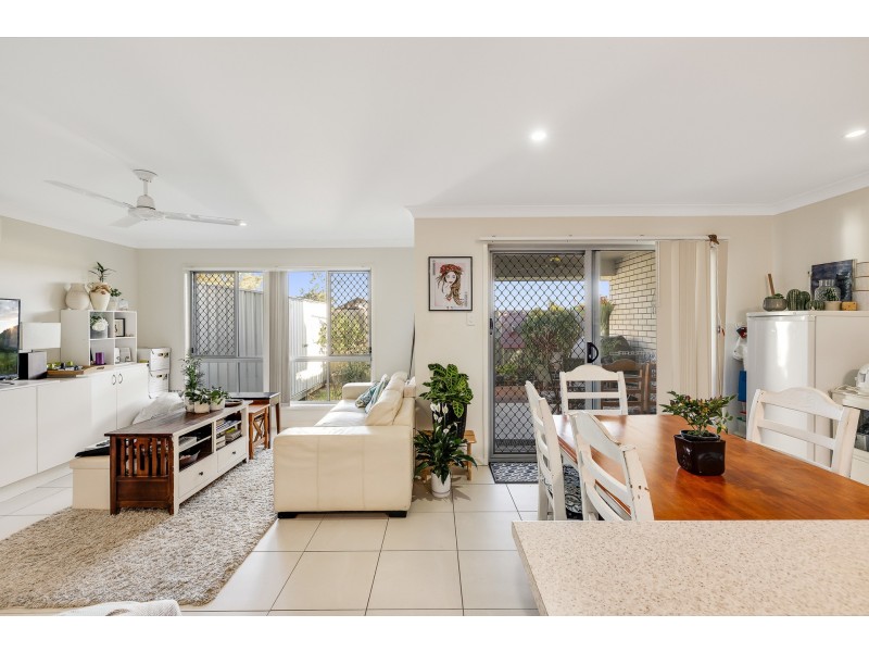 1&2/20 Sanctuary Drive, Cranley QLD 4350
