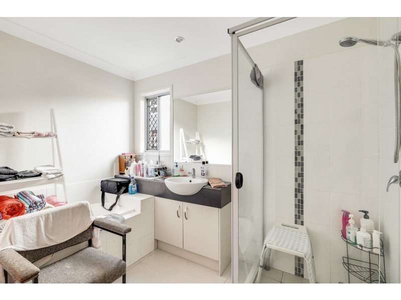1&2/20 Sanctuary Drive, Cranley QLD 4350