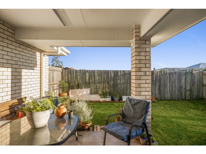 1&2/20 Sanctuary Drive, Cranley QLD 4350