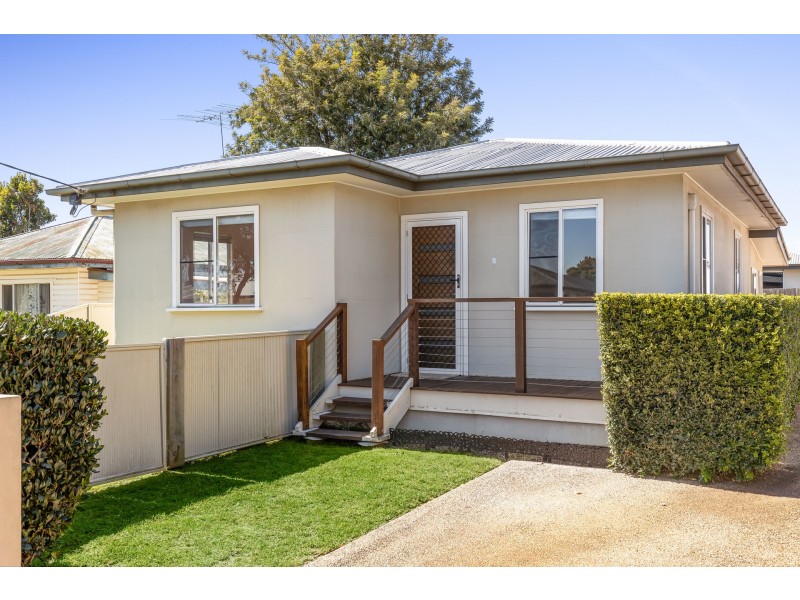 1/4a Rose Street, Wilsonton QLD 4350