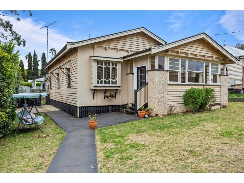 93 MacKenzie Street, East Toowoomba QLD 4350