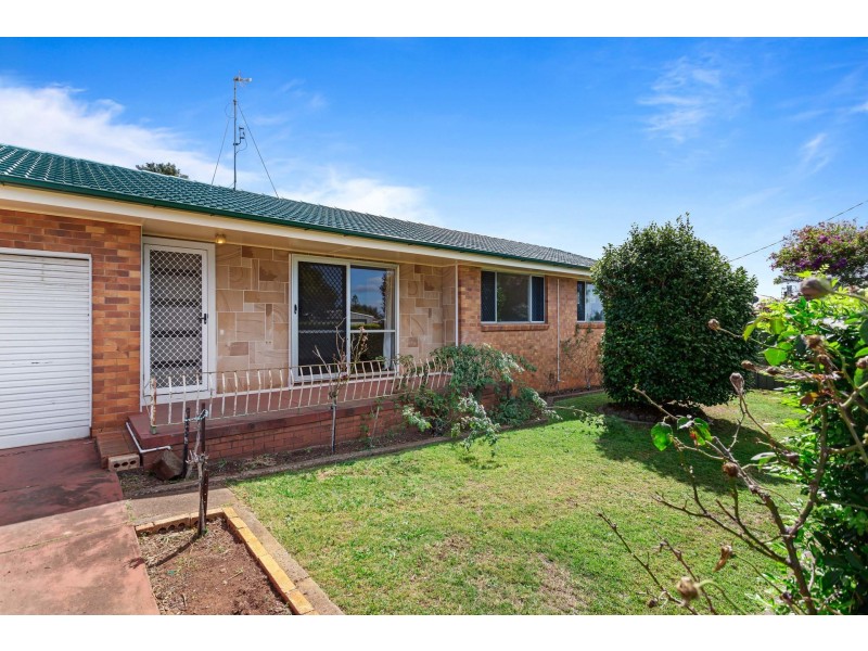 13 Fourth Avenue, Harristown QLD 4350