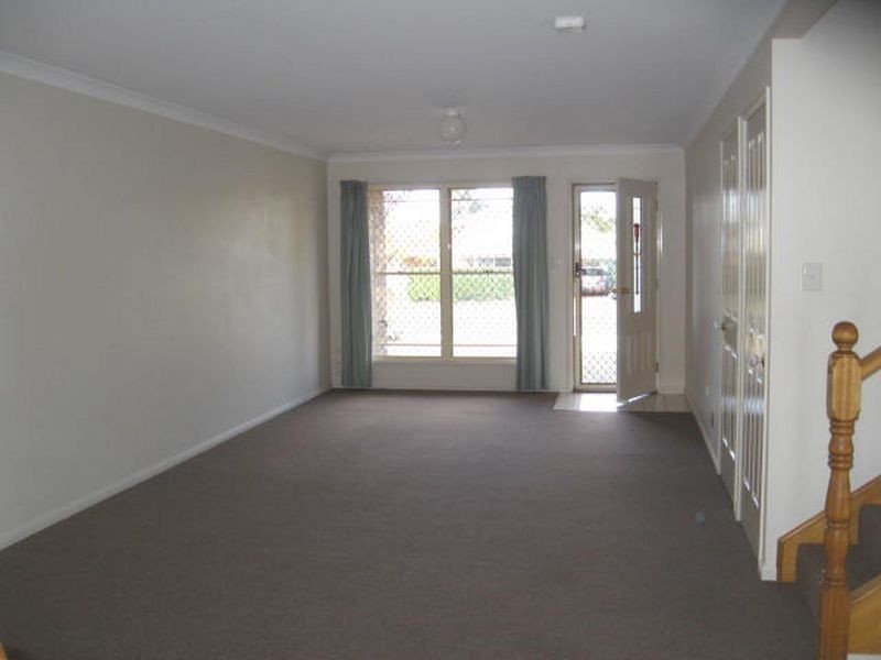 2/2 Gabrielle Street, Darling Heights QLD 4350