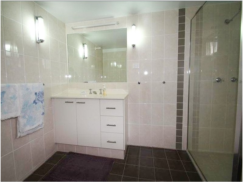 10268 New England Highway, Highfields QLD 4352