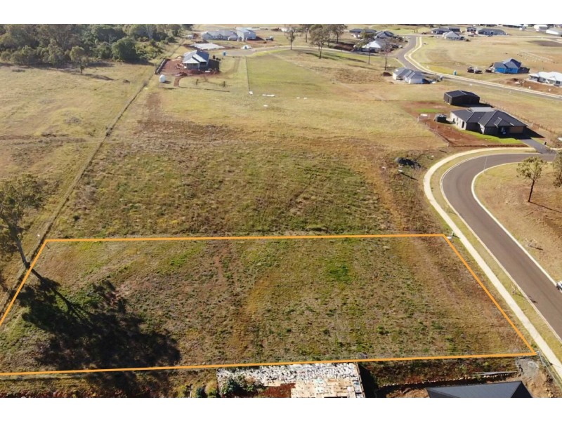 24 Daintree Crescent, Meringandan West QLD 4352