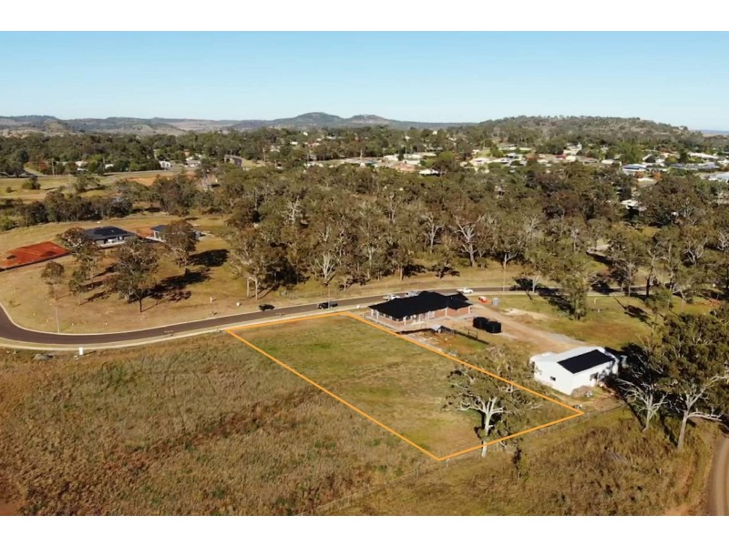 24 Daintree Crescent, Meringandan West QLD 4352