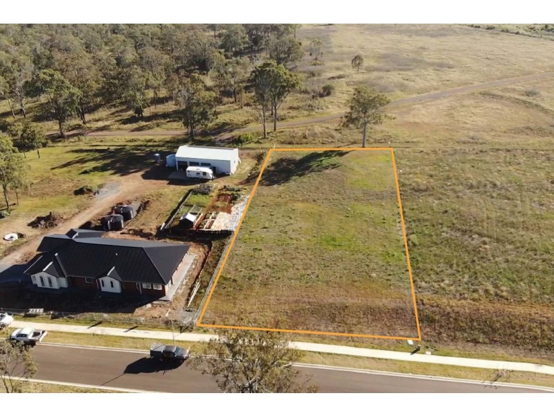 24 Daintree Crescent, Meringandan West QLD 4352