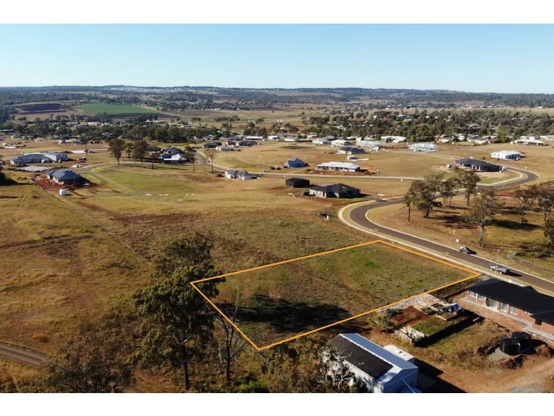 24 Daintree Crescent, Meringandan West QLD 4352