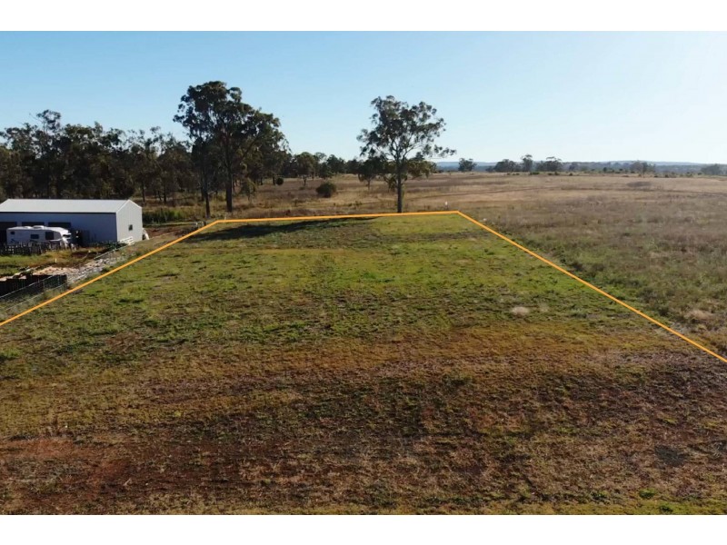 24 Daintree Crescent, Meringandan West QLD 4352