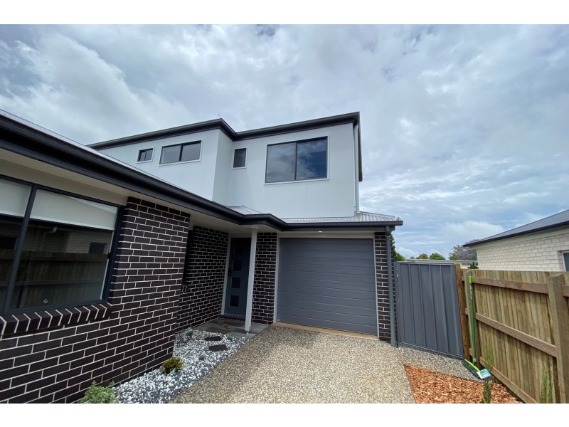 2/39 Madonna Circuit, Middle Ridge QLD 4350